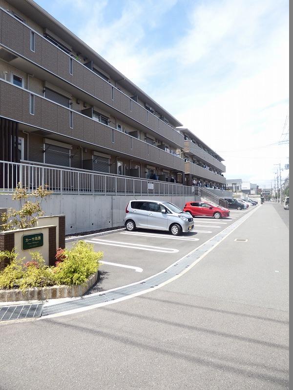 カーサ高善　Ａ棟 駐車場