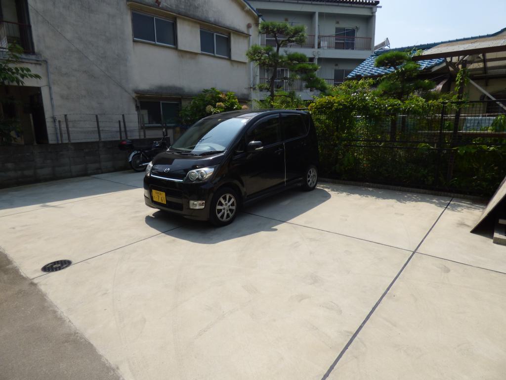 大阪府河内長野市千代田南町 駐車場
