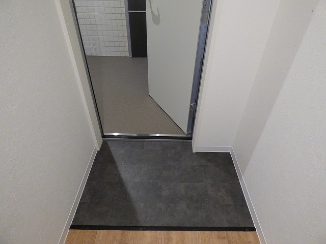 プレミアムスイート狭山駅前 玄関