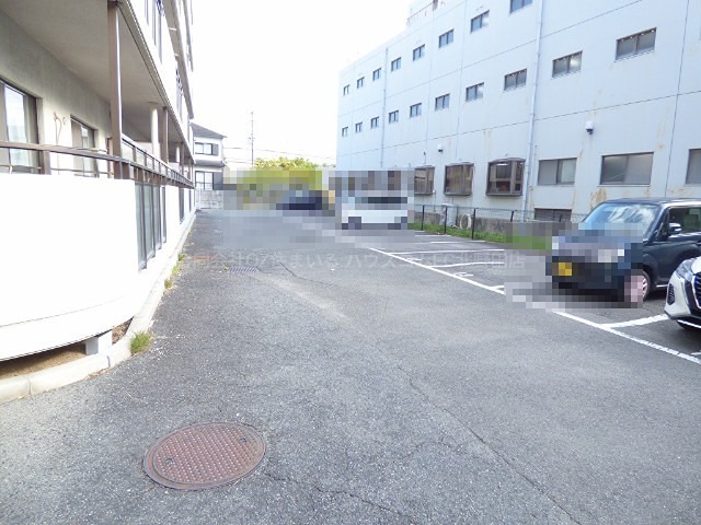 フォレストコート高尾 駐車場