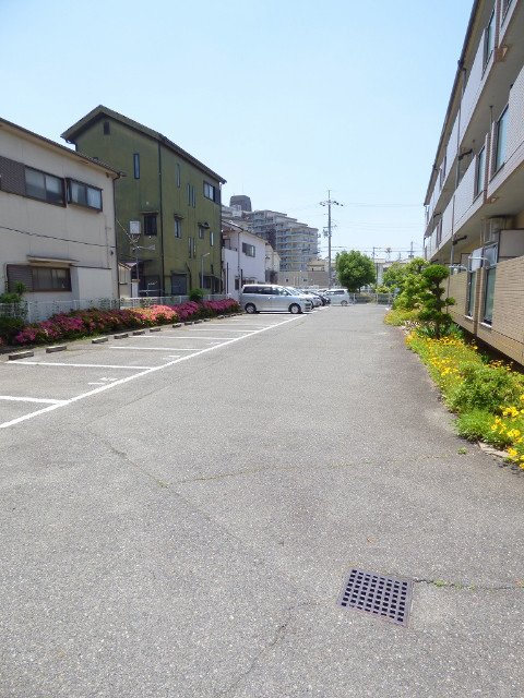 グレース狭山 駐車場
