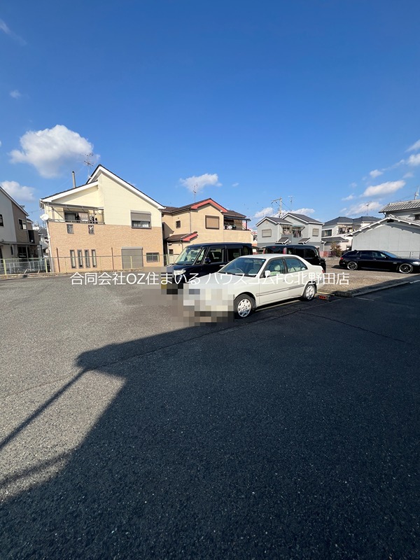 レジデンス遊園前 駐車場