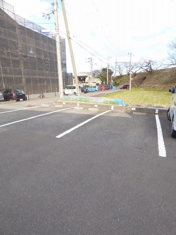 寿里マンション 駐車場