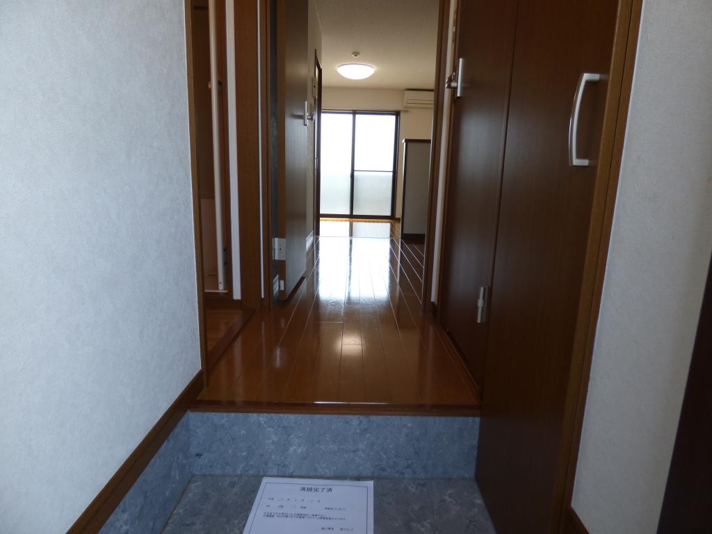 アンプルールクラージュサピエンス 玄関