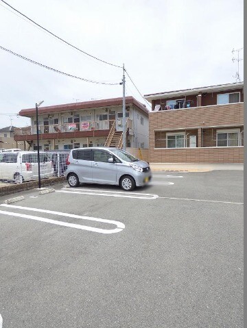 サン・フェリスタⅤ 駐車場