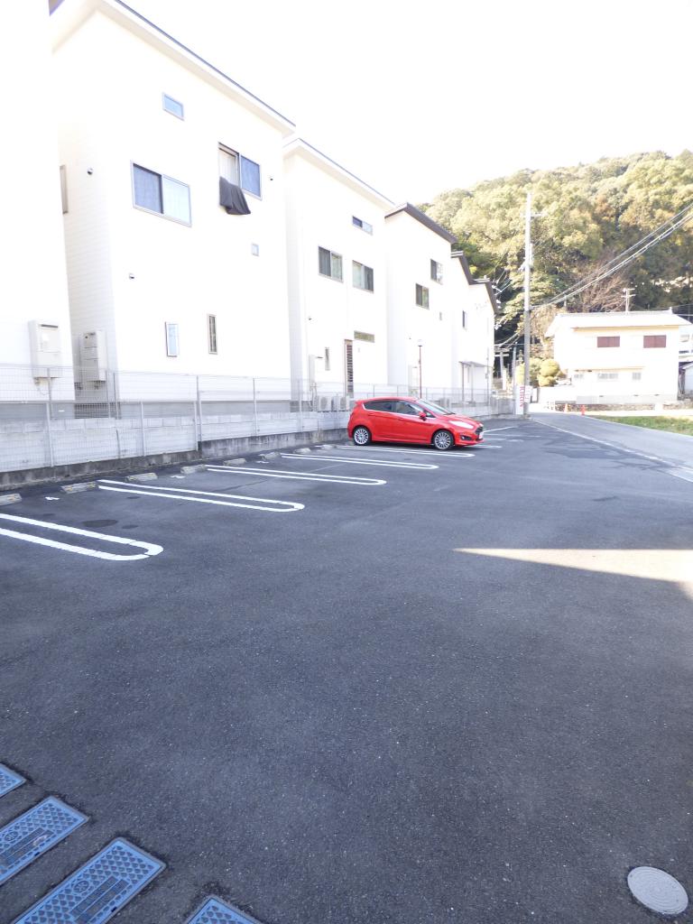 ガーデンハウス エアリー 駐車場