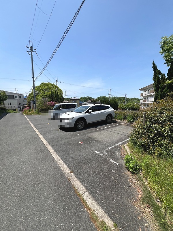 ヴィラナリー狭山2号棟 駐車場