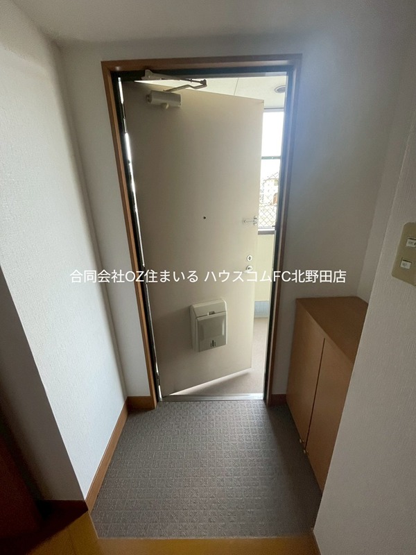 セカンドパレス 玄関