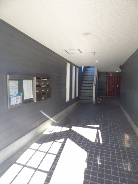 大阪府河内長野市錦町4番地8 エントランス
