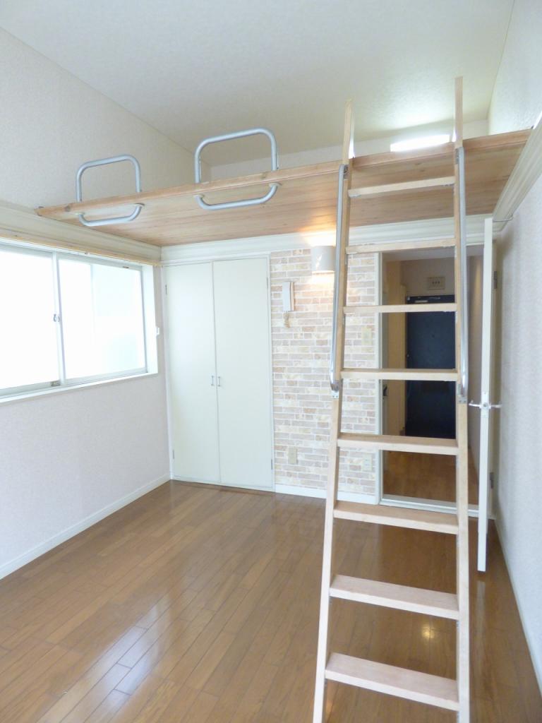 大阪府河内長野市錦町4番地8 リビング