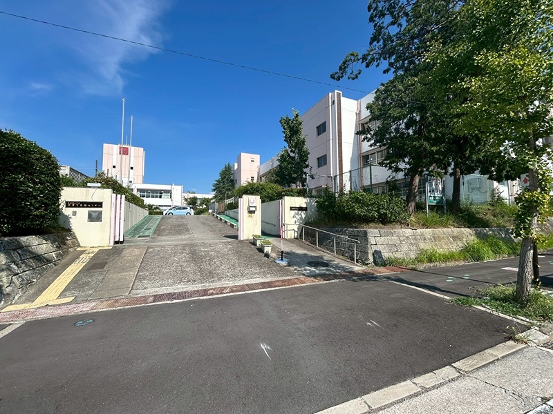 ヴィラナリー狭山5号棟 小学校