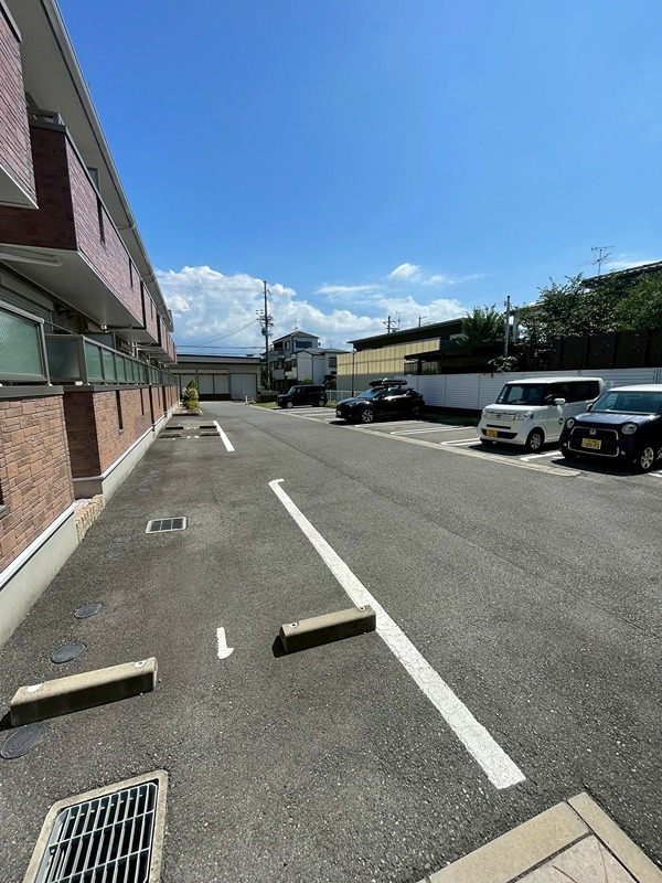 エクセレント　大美野 駐車場