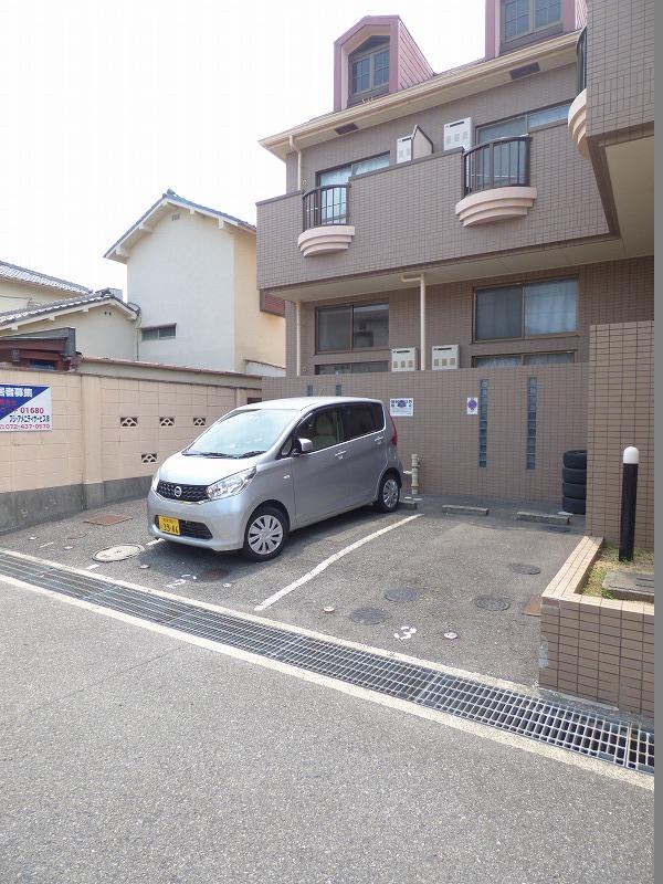プレステージフジ狭山壱番館 駐車場