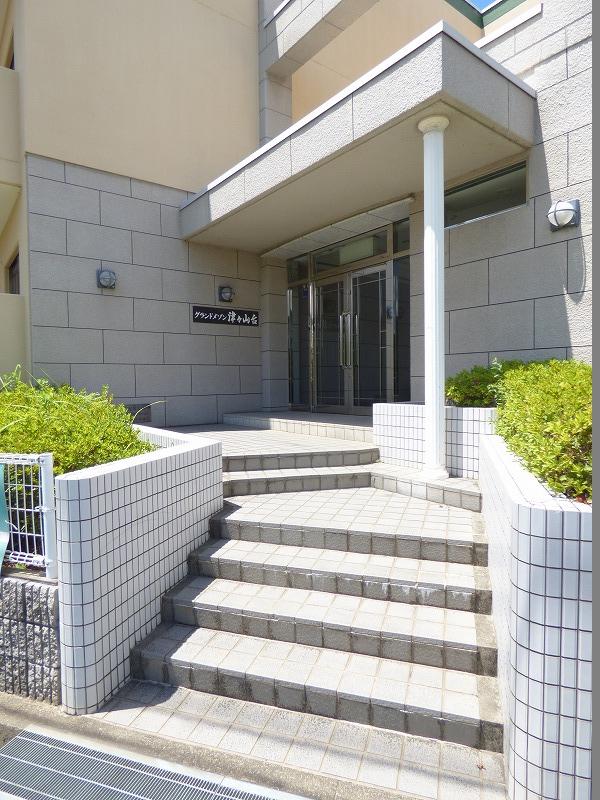 大阪府富田林市津々山台４丁目 エントランス
