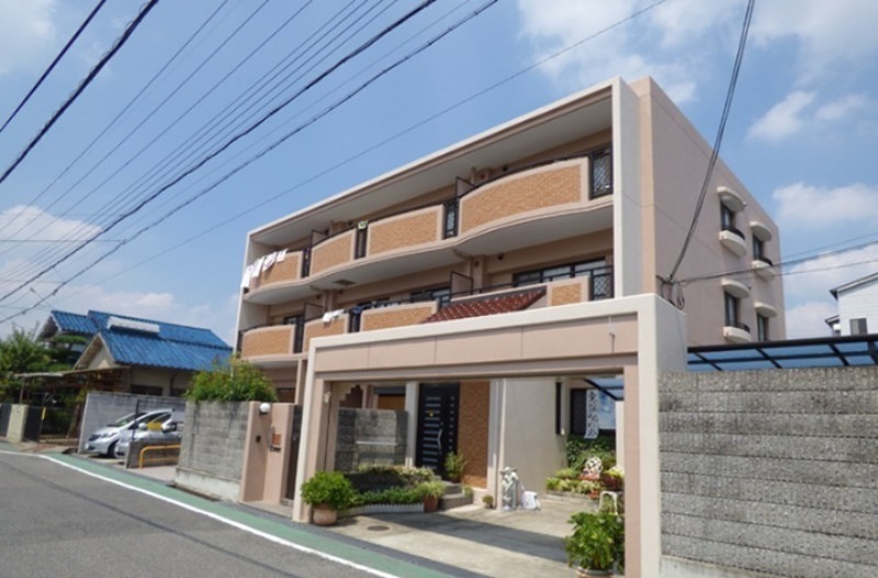 ホワイトロートス 外観