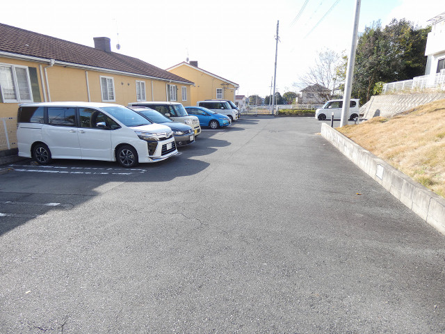 アルカンシエルⅠ 駐車場
