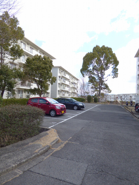 狭山住宅23棟 駐車場