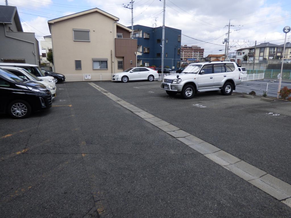 シャンブル２１ 駐車場
