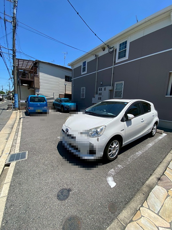 サンリット　カーサ 駐車場