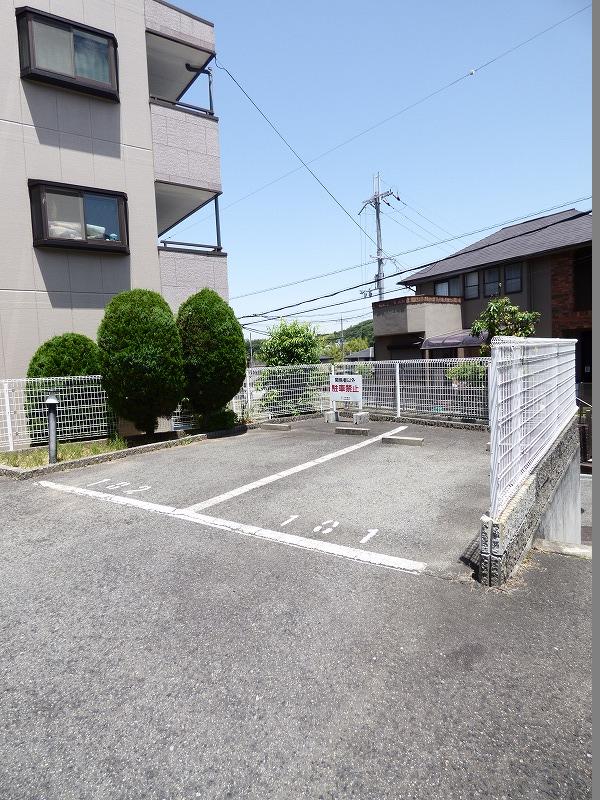 プラザエクシード 駐車場