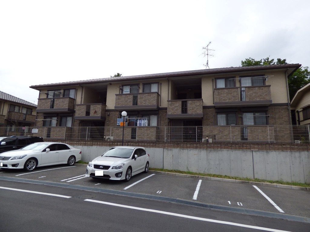 プランドールセレナA棟 駐車場