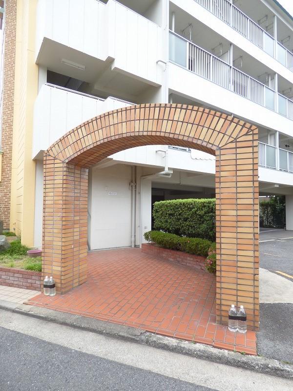 山本レンターマンション エントランス