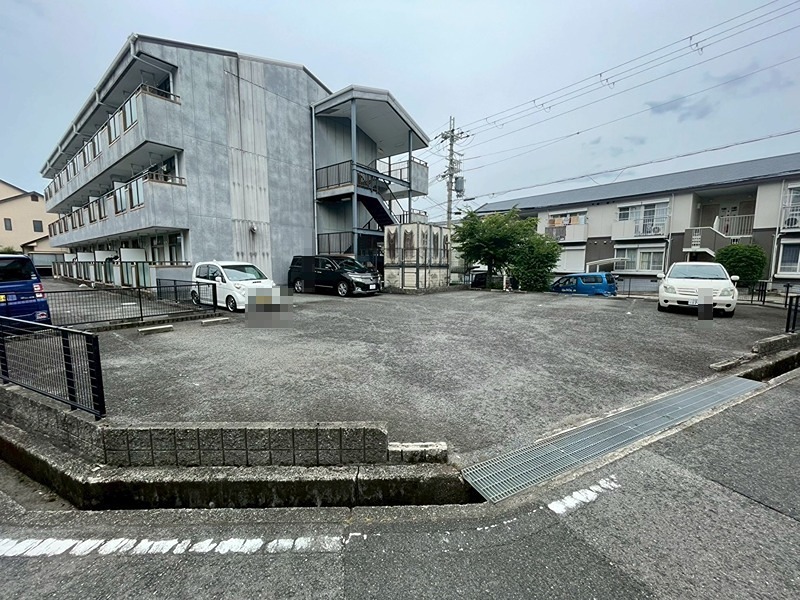 サウスタウンF 駐車場