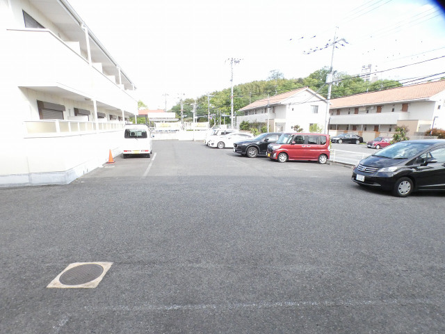 クローバーハウス 駐車場