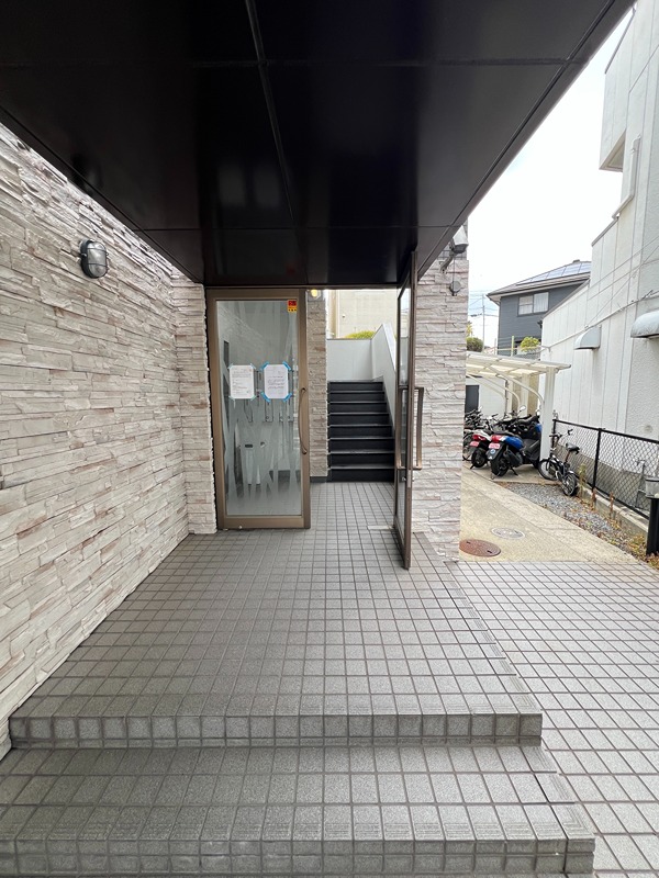 本多ビルディ エントランス