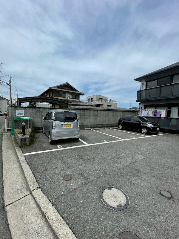 エトワール北野田 駐車場