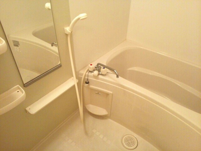 ソレアード本町 風呂画像