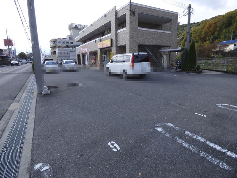 イースト　ヴィラ 駐車場