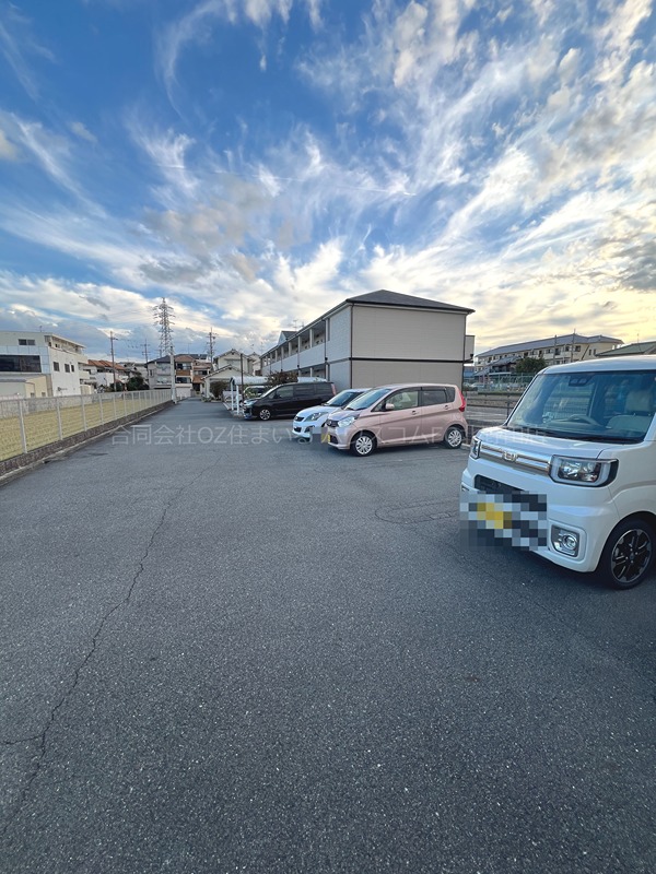 オブコニカ 駐車場