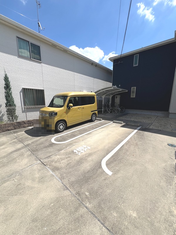 アルビネスⅡ 駐車場