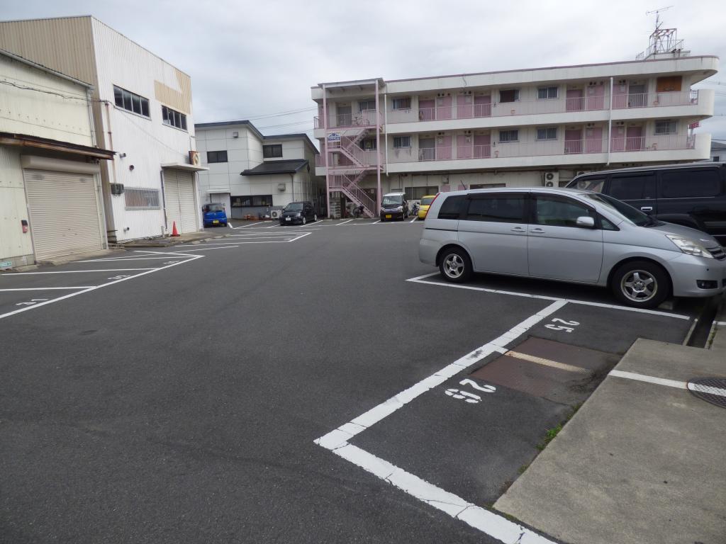 メゾン大北 駐車場