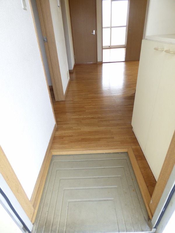エステートピア楠 玄関
