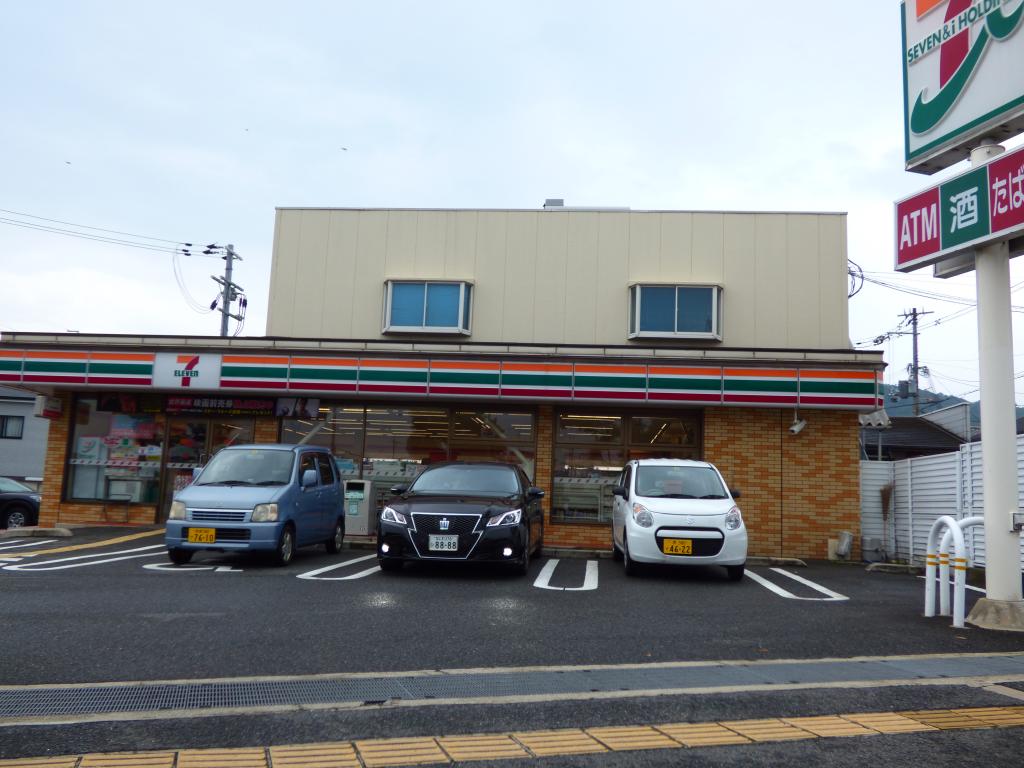 サン　サイド　テラス コンビニ