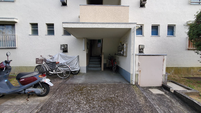 公団狭山住宅3棟 エントランス
