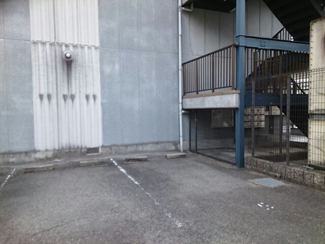 サウスタウンF 駐車場