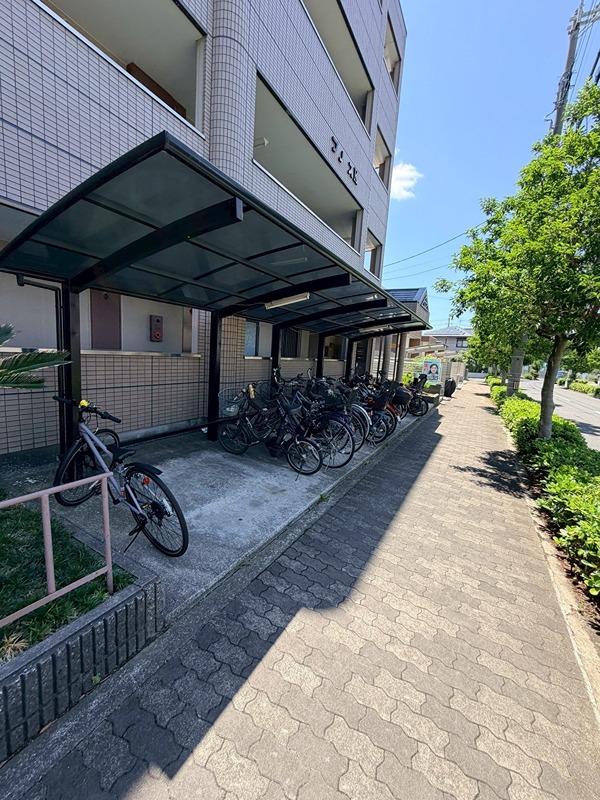 ブリーズK 駐車場