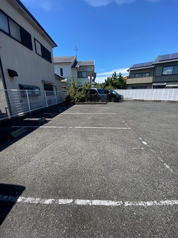 プリシェールN 駐車場