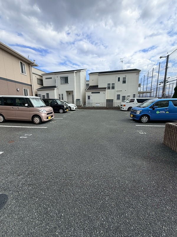 サンフィールド　Ⅰ棟 駐車場