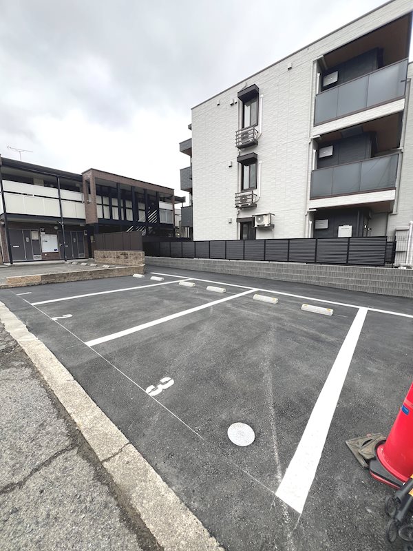 CASA　MUKAINO 駐車場