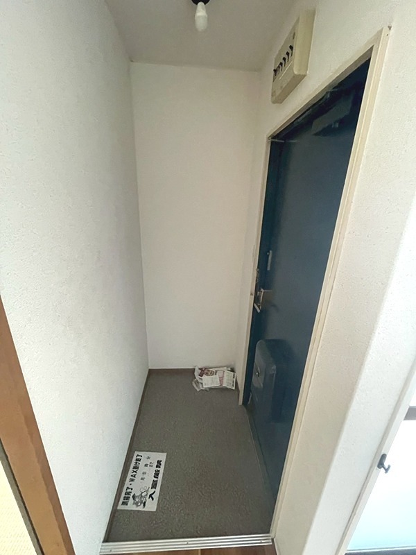 シャトードイワネG号館 玄関