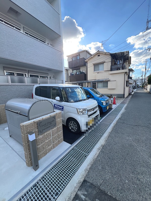 クリエオーレ初芝 駐車場