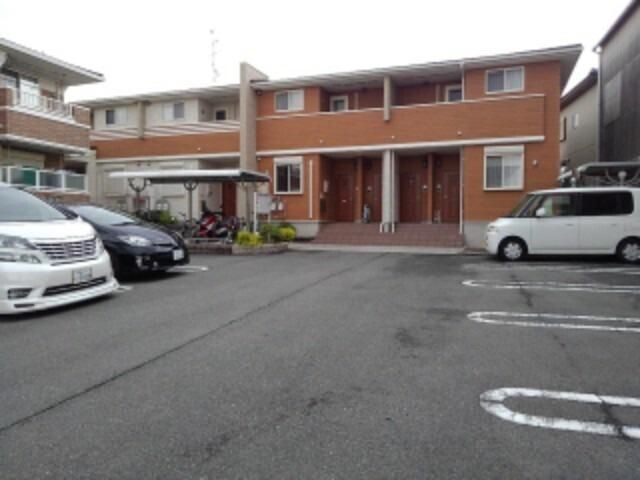 メゾン　なでしこ 駐車場
