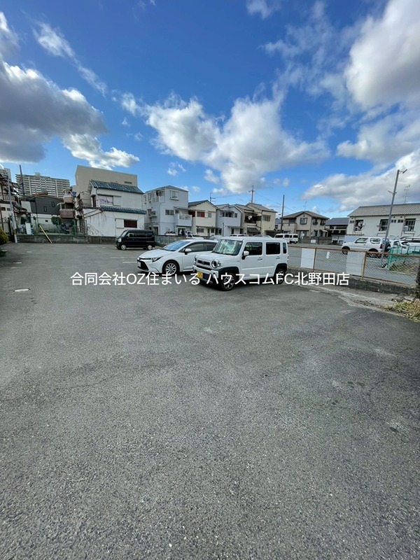 新上野ハイツ 駐車場