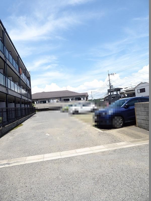 ラパス高倉台 駐車場