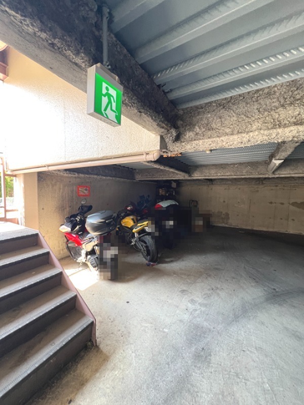 大津池第二マンション 駐車場