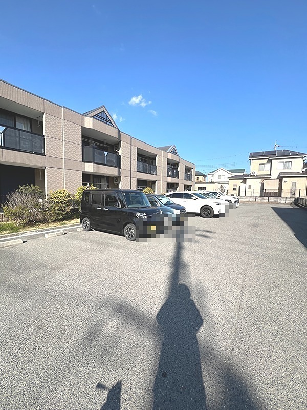 コンフォースＭＩＹＡ 駐車場